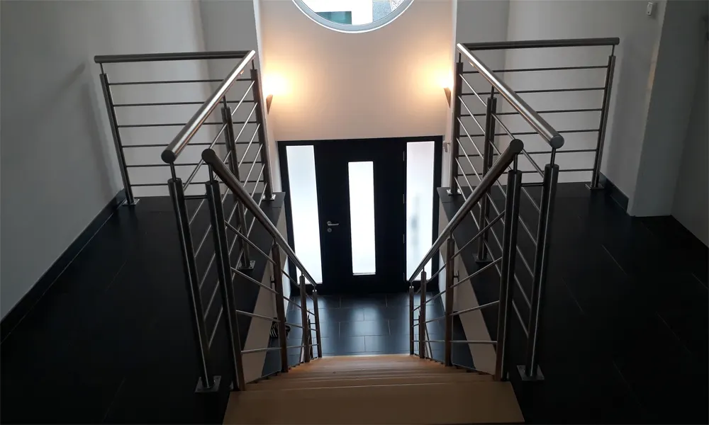 Edelstahlgeländer im Treppenhaus